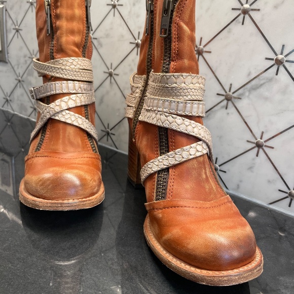 FREEBIRD Boots Light Brown with 3 Zippers + Tan Roping - Picture 3 of 11